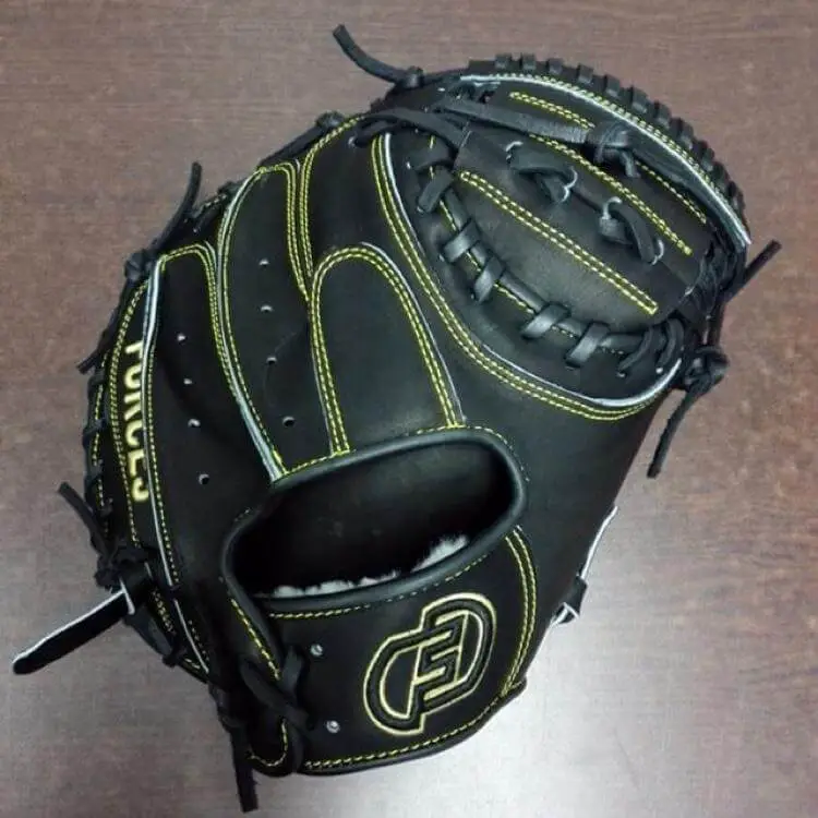Force3 pro gear catcher's mitt, black, front view