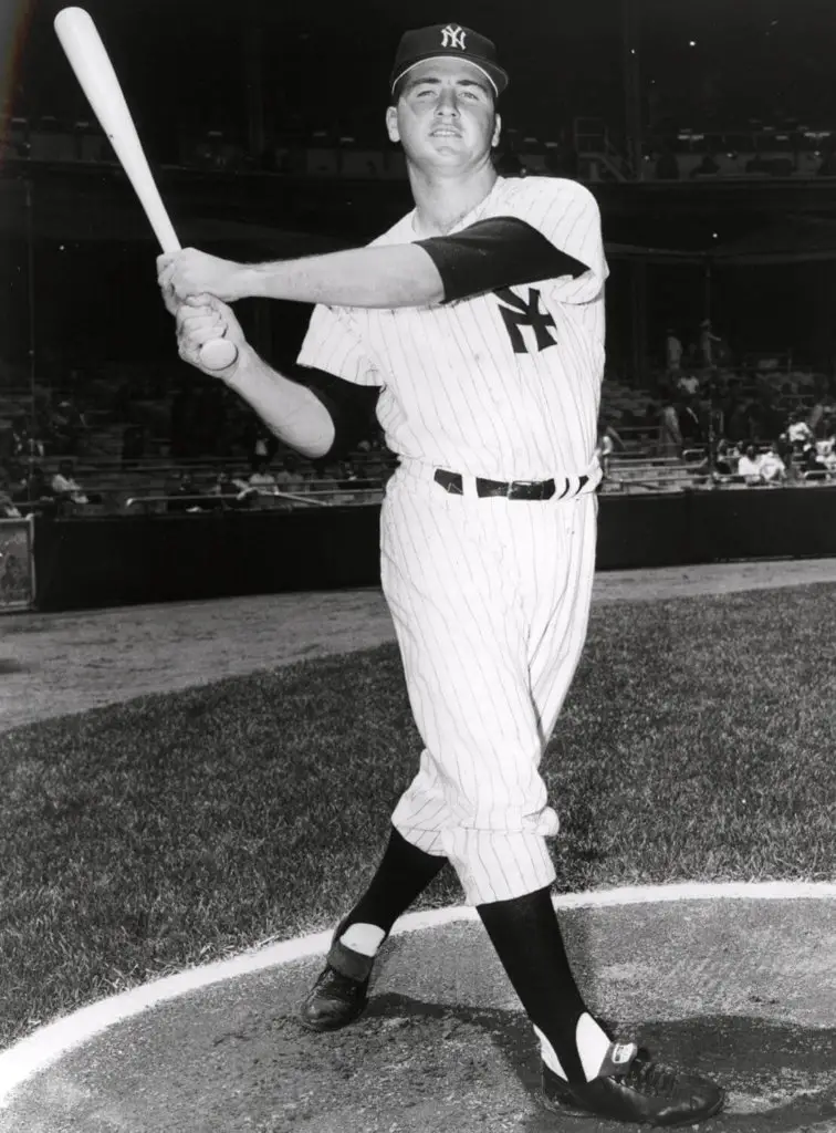 Jake Gibbs Yankees, swinging bat