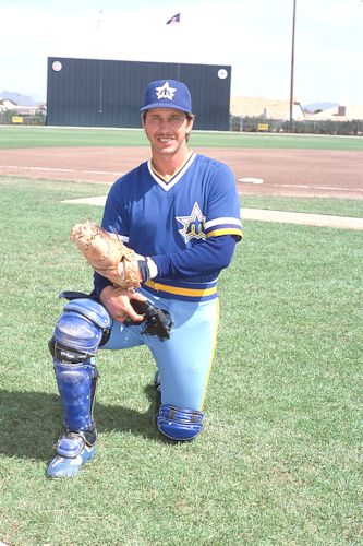 Former MLB catcher Bill Nahorodny with the Seattle Mariners
