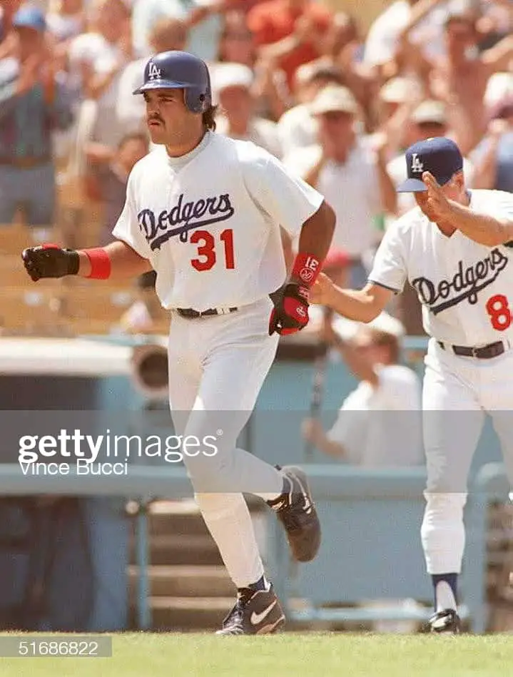 Mike Piazza after hitting a home run in 1995 at dodger stadium